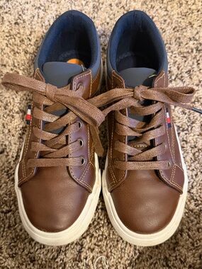 US Sports Little Kid’s Brown Faux Leather Casual Sneakers, Size 3